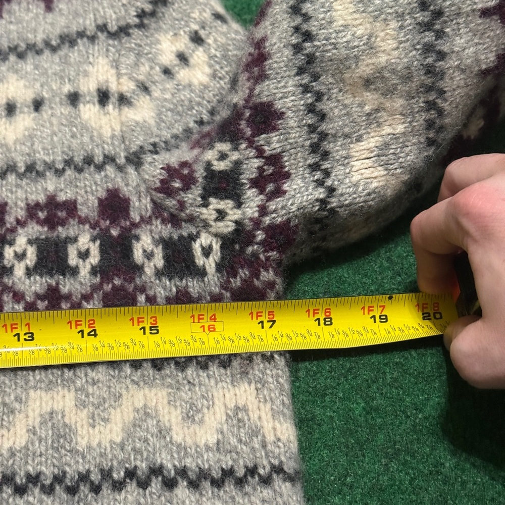 L.L. Bean 100% Lambs Wool Nordic Fair Isle Knit Soft Sweater Womens Small 17x25 - Picture 5 of 7